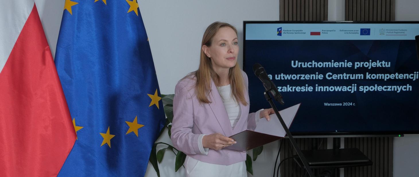 Minister Katarzyna Pelczynska-Nalecz podczas konferencji uruchomienia Centrum kompetencji spolecznych